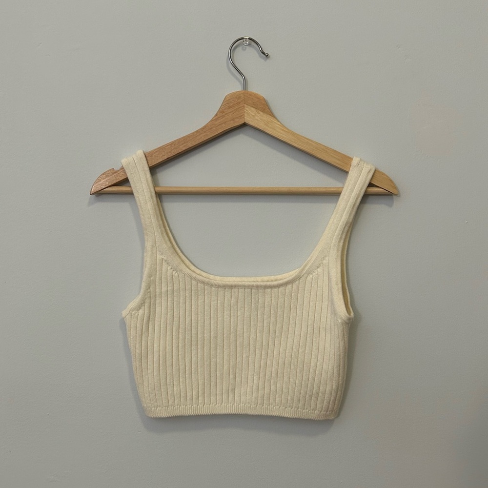 Aritzia white/cream top